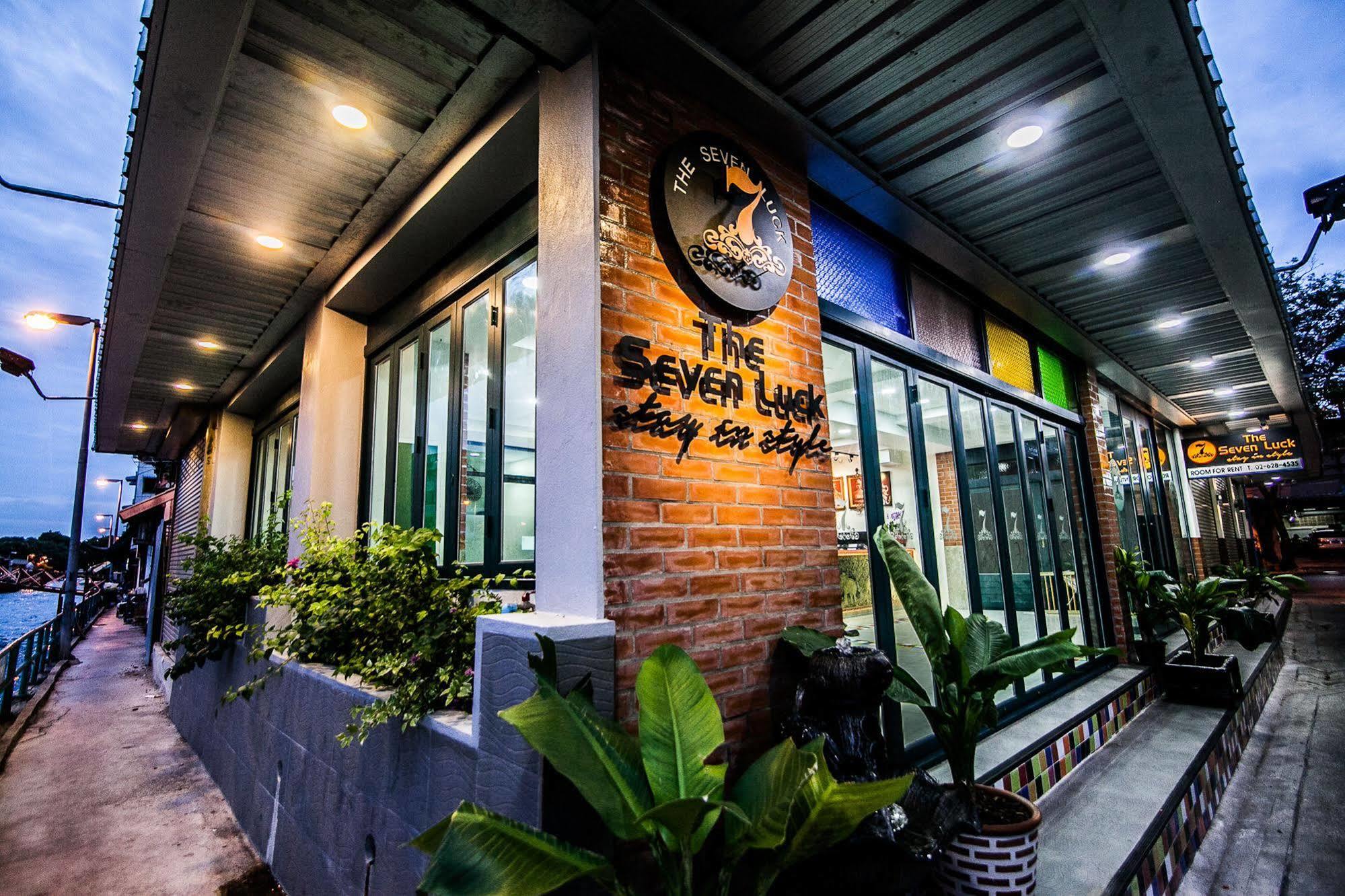 Hotel The Seven Luck Bangkok Esterno foto