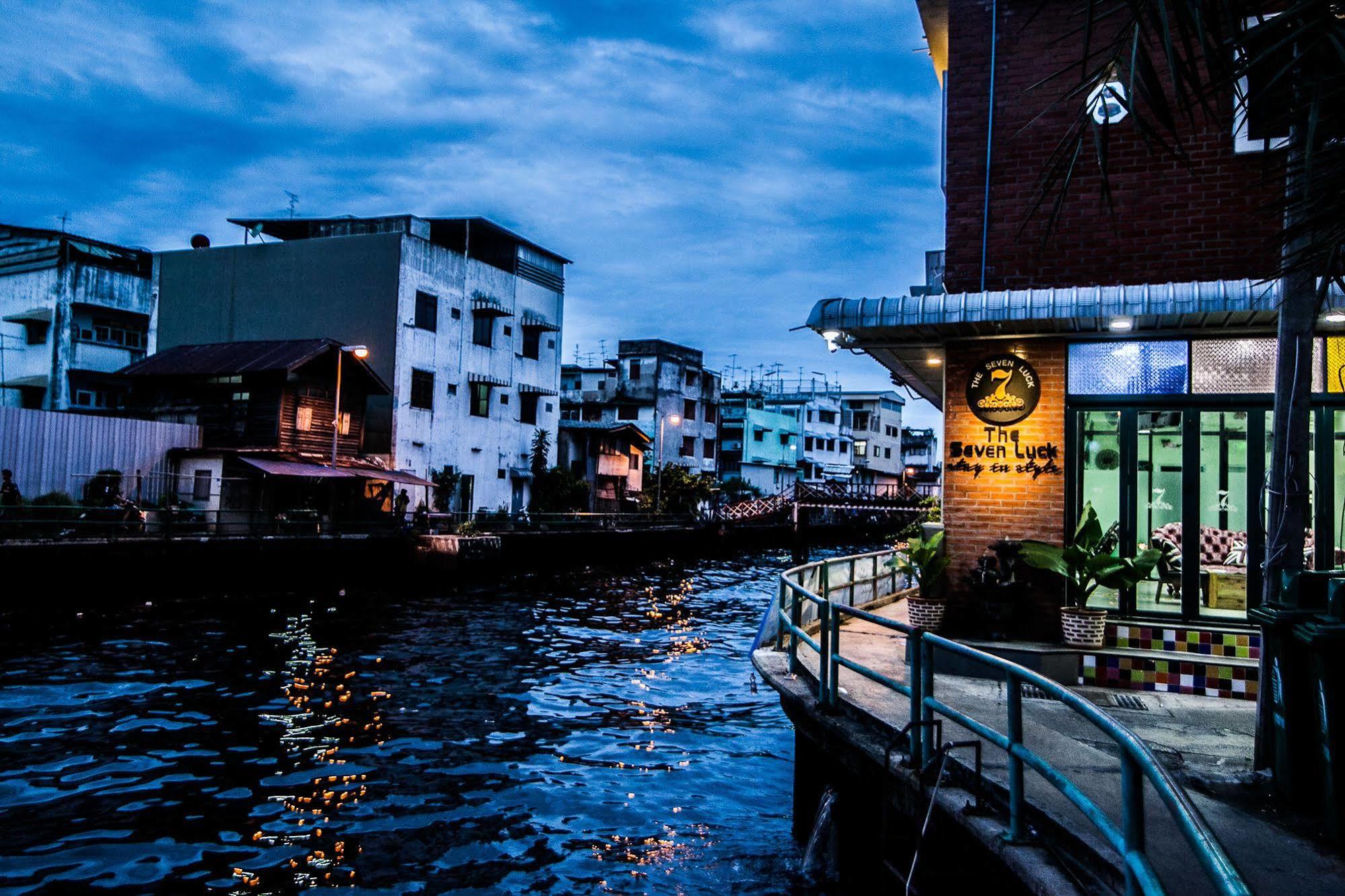 Hotel The Seven Luck Bangkok Esterno foto